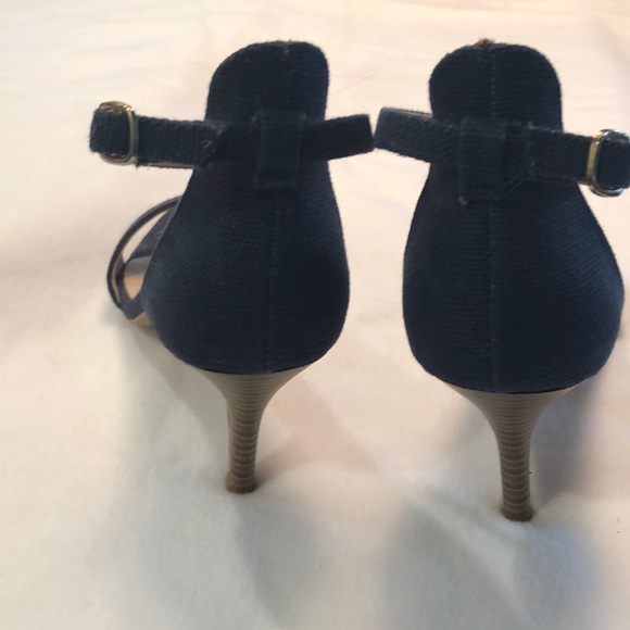 Heals - Picture 3 of 3